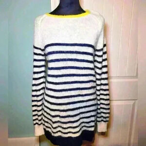 Brids of paradise by trovata 100% merino wool sweater size small
